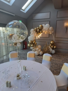 Organic Balloon training, bubble balloon training online and face to face, Globe balloons, balloon hoop, basics to business and advanced technique The Balloon Academy Organic balloons balloon hoop online training academy training class, helium bubble balloons